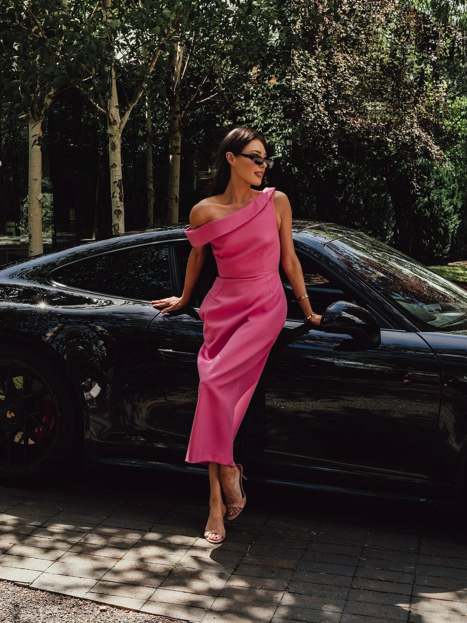 'JACKIE O' OFF THE SHOULDER HOURGLASS MIDI DRESS PINK - Image 4