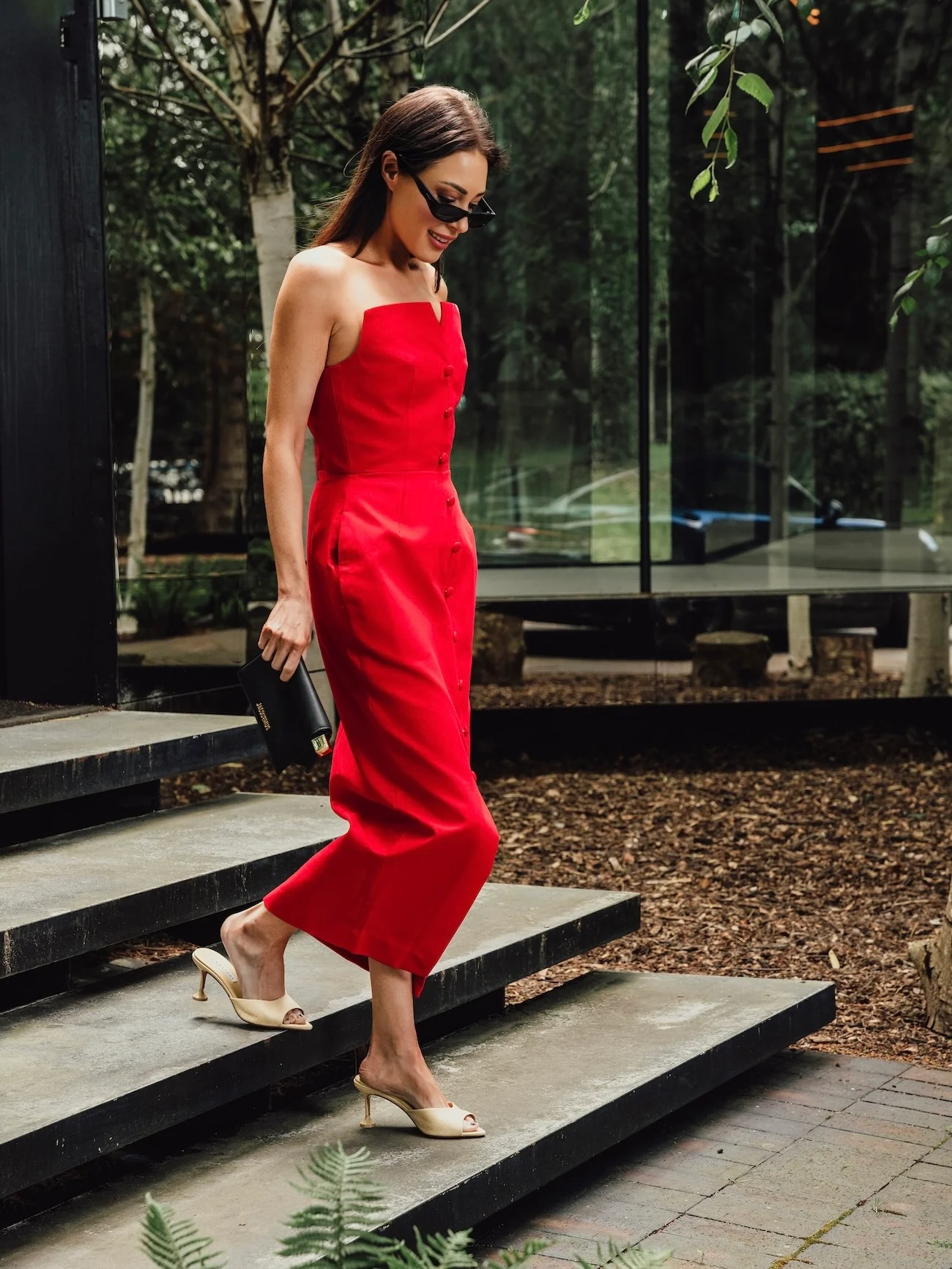'MARILYN' EXAGGERATED SQUARE BANDEAU BUTTON DETAIL MIDI DRESS RED - Image 3
